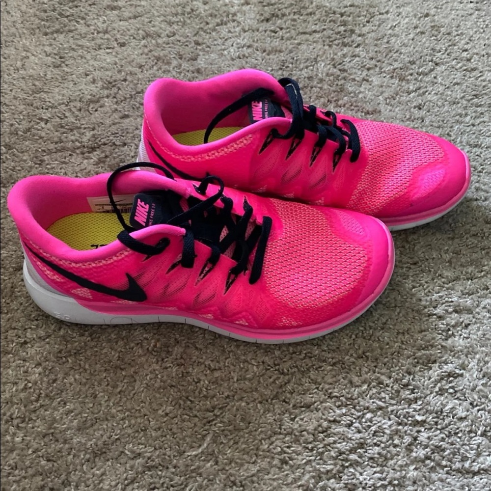 Nike shoes - Picture 2 of 2